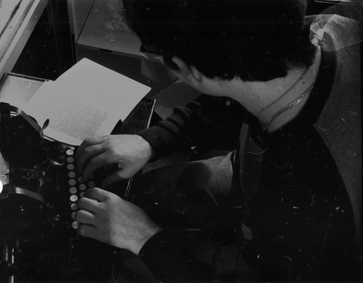 Jason Typing on an Oliver Type 9